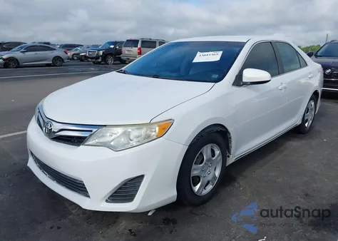 2012 Toyota Camry Le z USA, uszkodzony, nr VIN 4T1BF1FK5CU541317